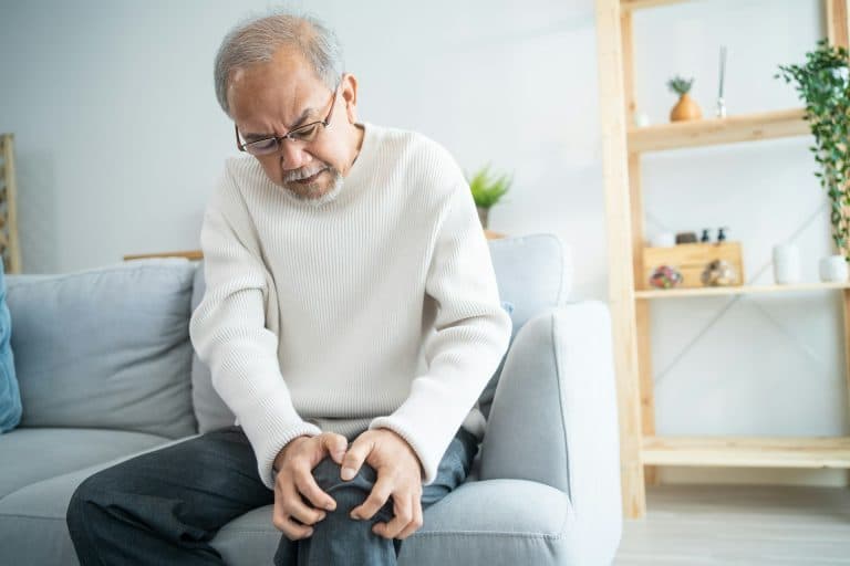 What Cold Laser Therapy in Geneva Means for Arthritis Pain